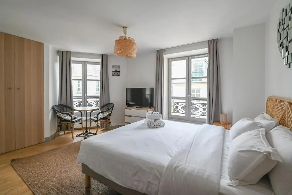 Paris, Opera 4...So Parisian Apartment Paris